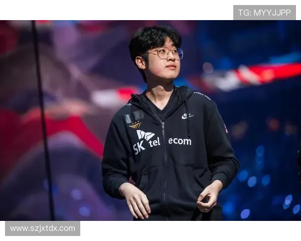 Zeus上单再现统治力引领团队节奏展现无可撼动的王者风采 Zeus上单再现统治力引领团队节奏展现无可撼动的王者风采