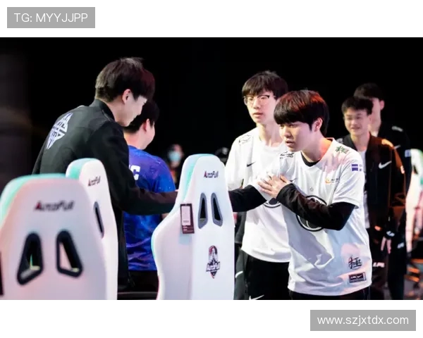 EDG与IG激战正酣 电竞对决再度点燃粉丝激情 电竞巅峰对决谁能笑到最后 EDG与IG激战正酣 电竞对决再度点燃粉丝激情 电竞巅峰对决谁能笑到最后