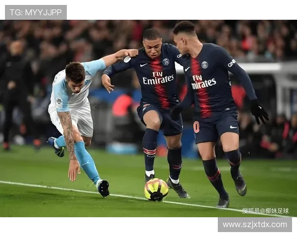 2020年巴塞罗那与巴黎圣日耳曼的经典对决回顾与分析