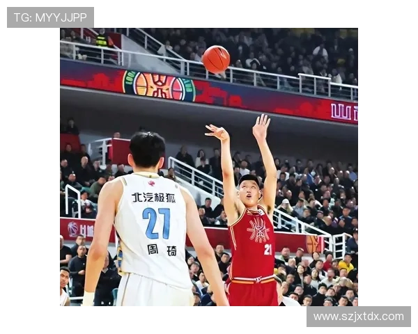 CBA焦点战青岛队迎战山东西王队双方全力争胜展现篮球魅力